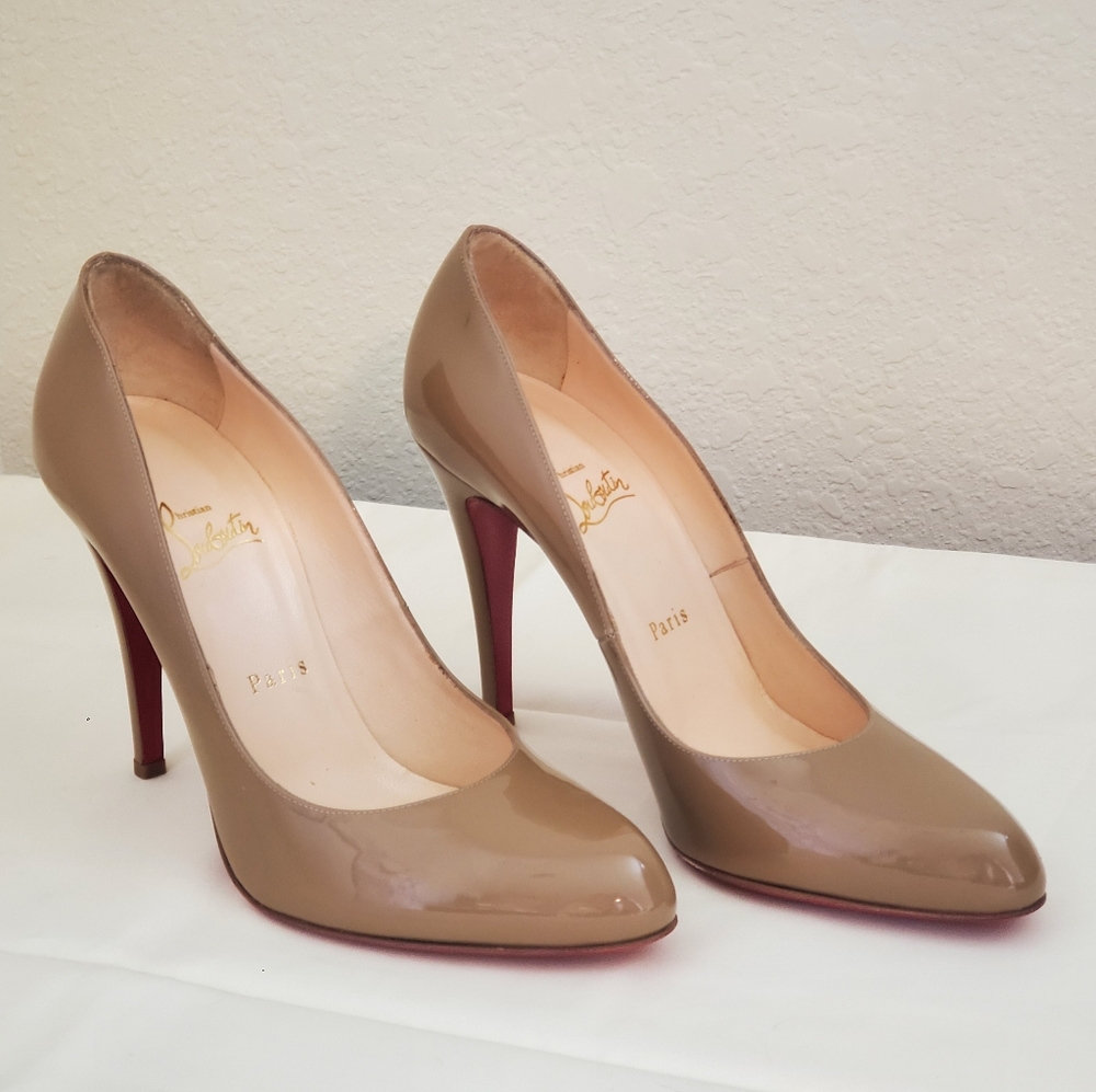 *NEW LOUBOUTIN PUMPS* 41, Patent Leather Nude